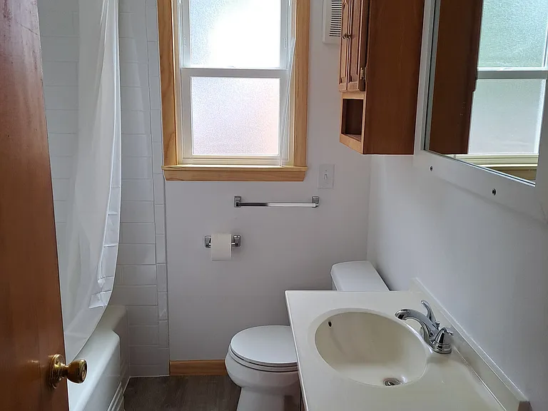 30 Stoneleigh Ave — Photo 8
