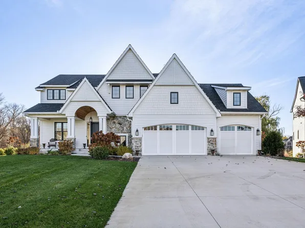 5960 Prestwick Ct, Shorewood, MN 55331