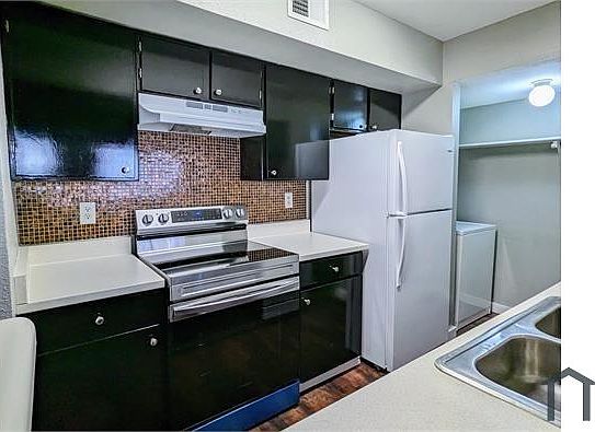 1st image of 1922 Castlerock Dr #101