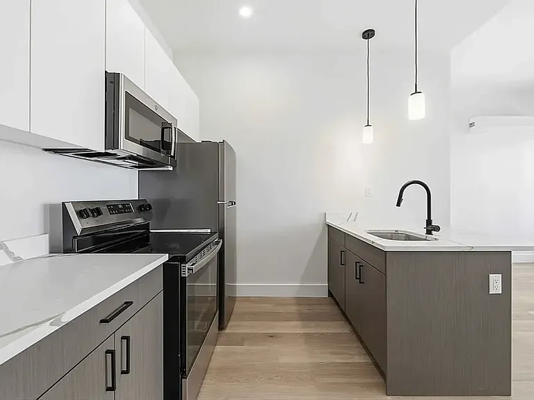 89-25 162nd St #806 — Photo 9