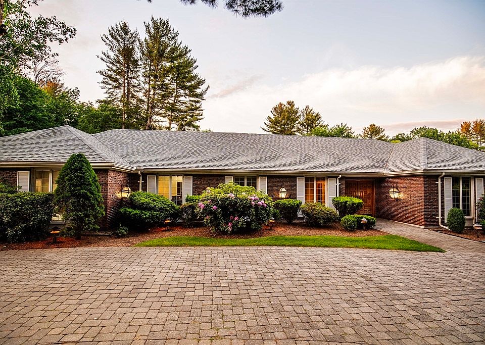 1st image of 15 N Hill Dr