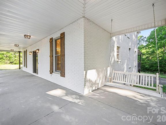 3rd image of 6285 Ridge Rd