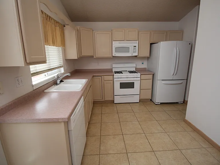 6724 Lost Springs Dr — Photo 13
