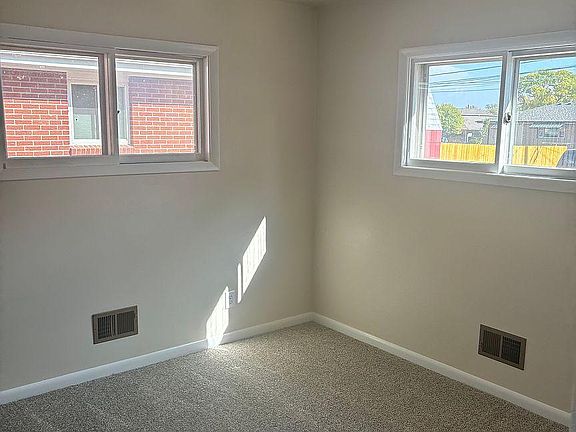 4th image of 810 28th Ave