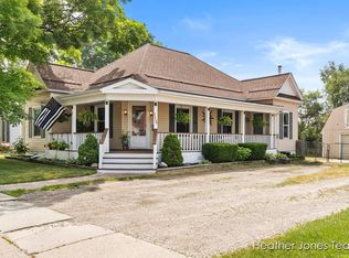 115 E Coffren St, Greenville, MI 48838