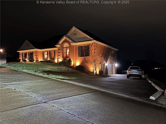 5th image of 414 Woodbridge Dr