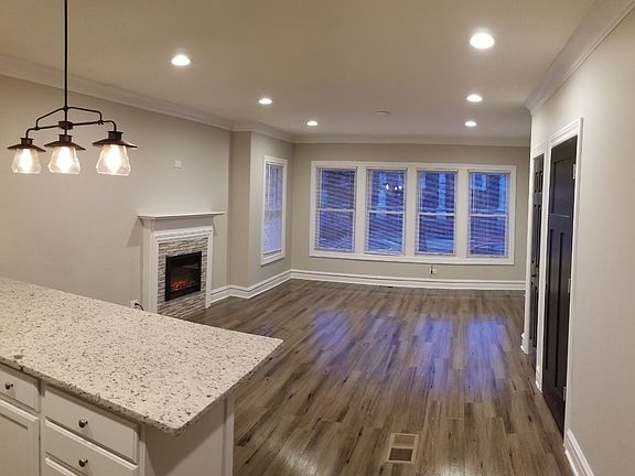 3rd image of 5509 N Christiana Ave #1