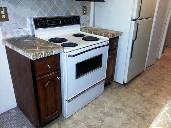 4th image of 15 Norwich Pl #16