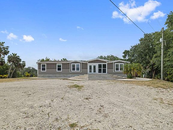 2nd image of 10850 Cozarts Chalet Dr