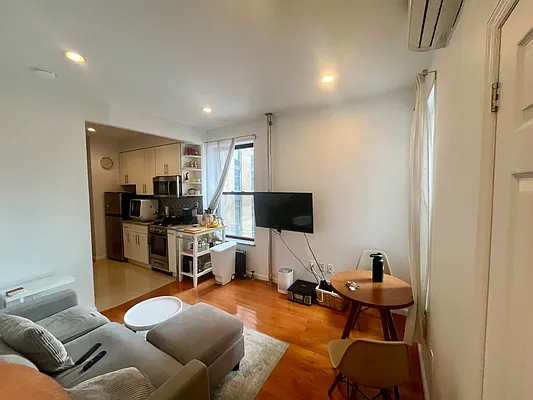 Rented by J Misrahi Realty Corp | media 3