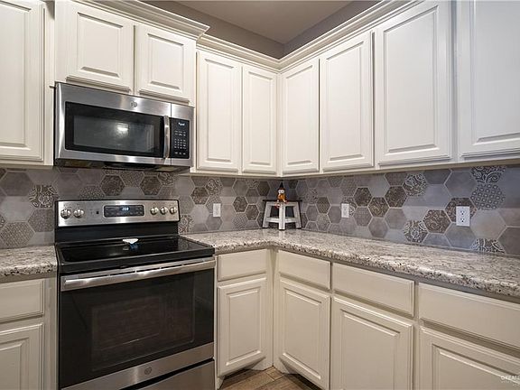 5th image of 606 S Castillos Y Diamantes St