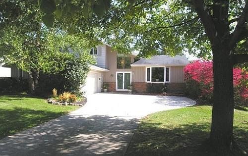 2nd image of 33385 Rockford Dr