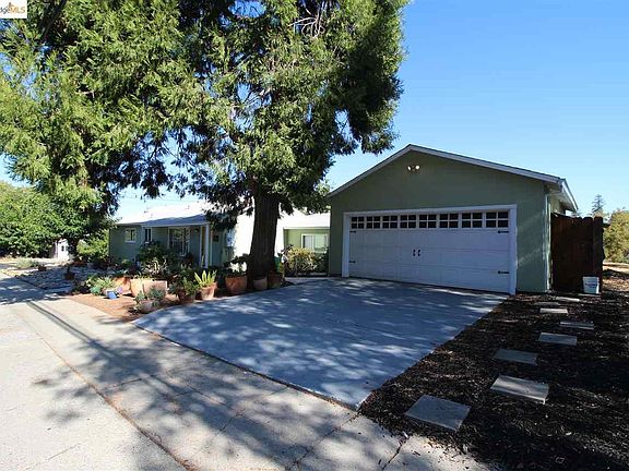 4th image of 191 Vista Way