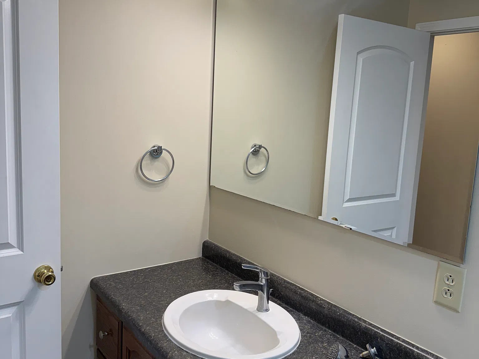 609 W South St — Photo 4