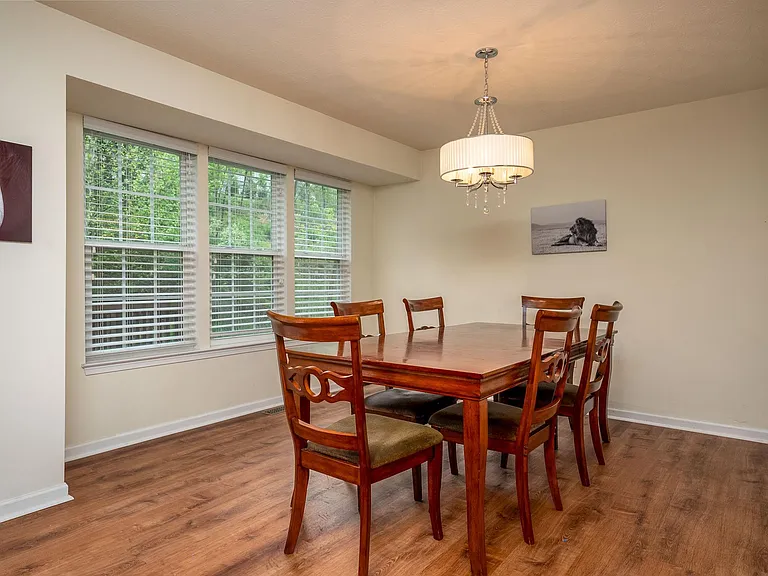 138 Broadstone Dr — Photo 13