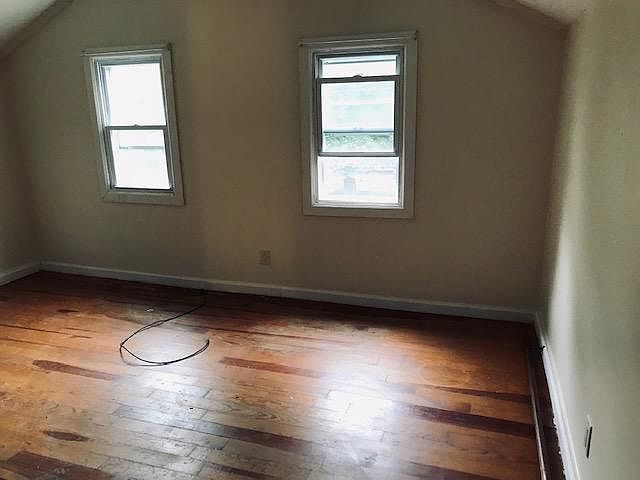 MASTER BEDROOM 2ND FLOOR