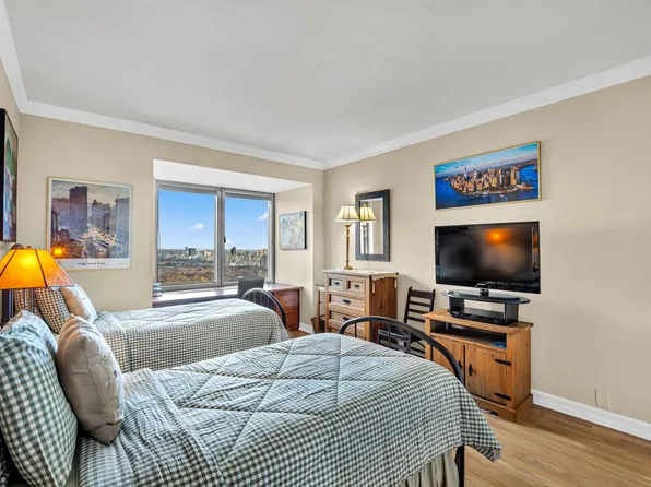 301 West 57th Street image 7 of 8