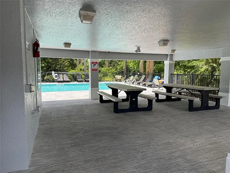 8503 Shallow Creek Ct — Photo 15
