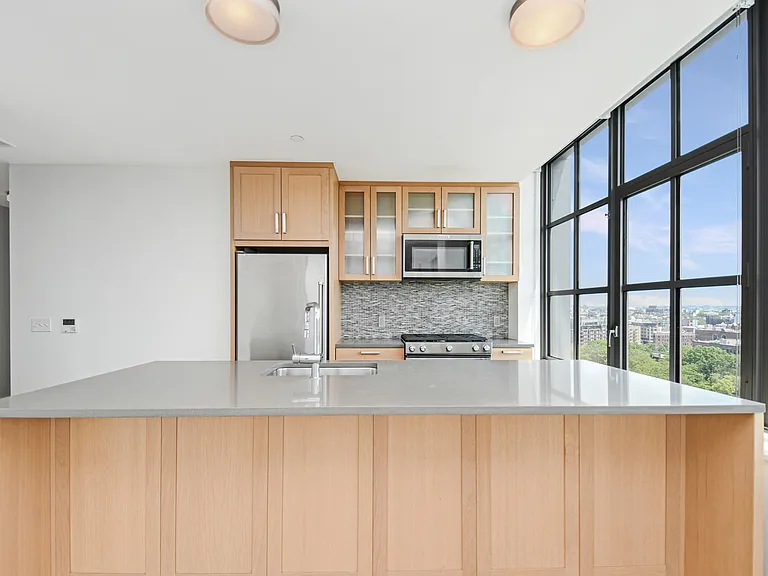 282 S 5th St #9A — Photo 4