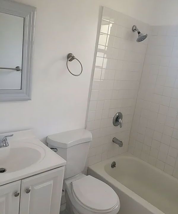 2nd image of 1621 NW 7th Ter #B