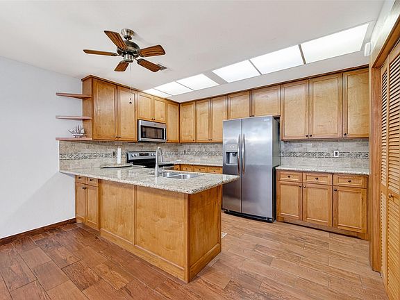 3rd image of 4223 Wildacres Dr