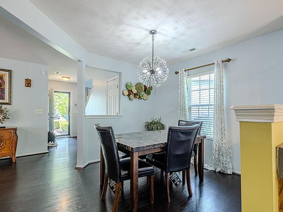 4th image of 9 Bellmore Ct