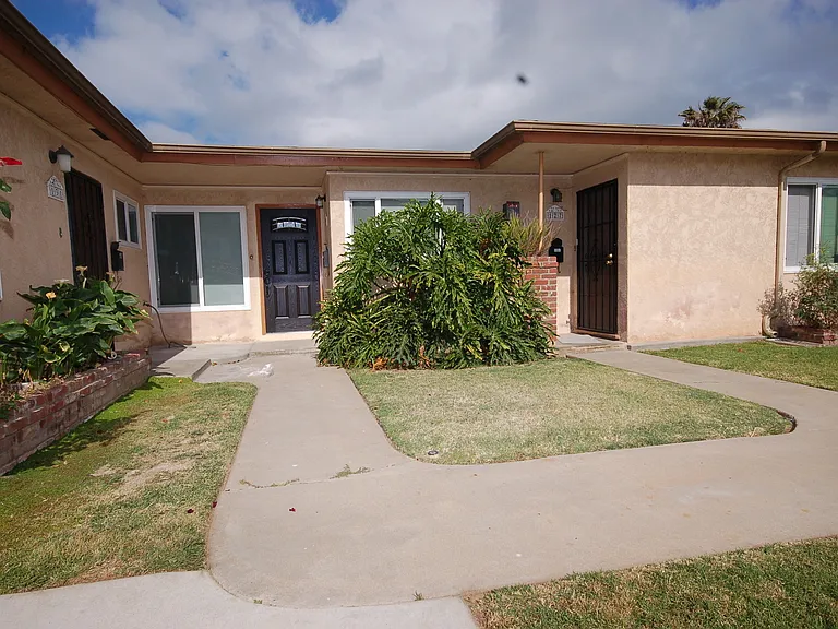 Imperial Beach Living at its Best! — Photo 15