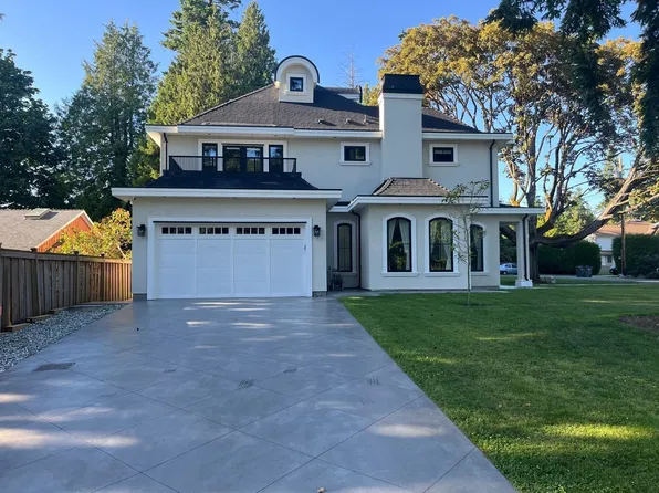 1577 131st St, Surrey, BC V4A 4B2