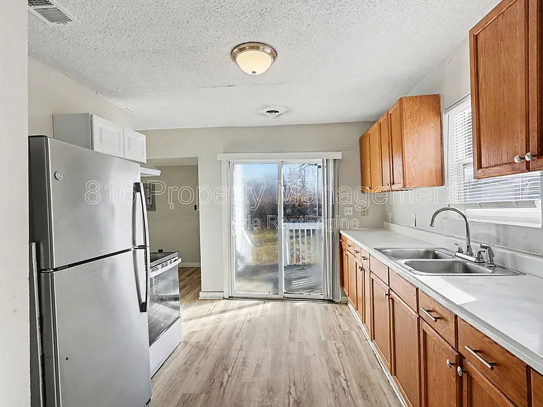 7237 Wabash Ave — Photo 6