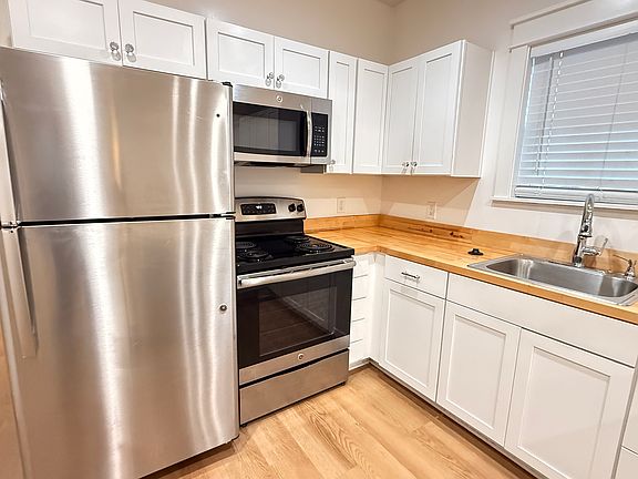 4th image of 72 Commercial St Unit 3