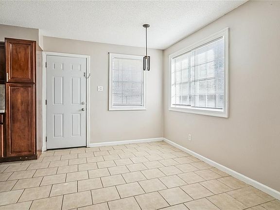 5th image of 1616 Cherry St