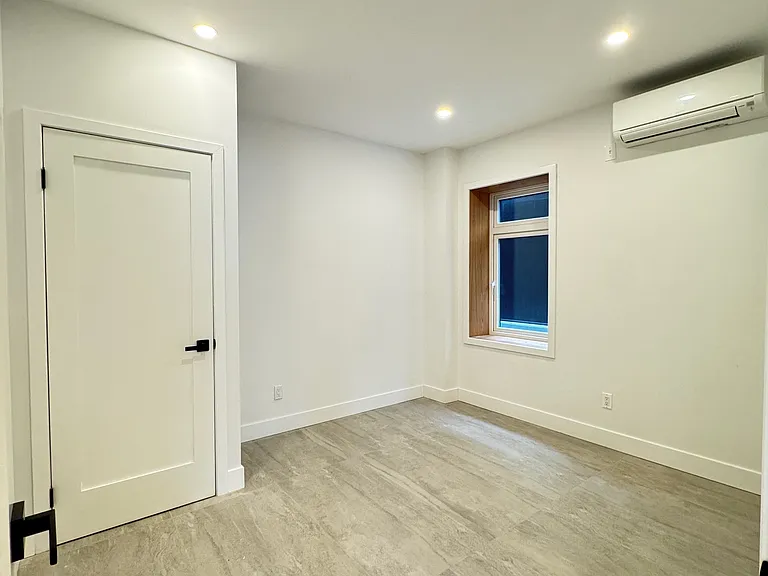 1634 W 2nd St #1A — Photo 8