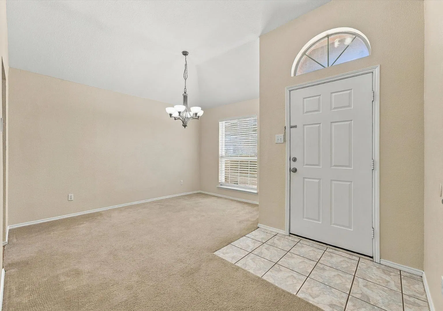 6050 Park View Dr — Photo 2