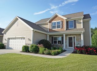 N28W24360 Single Tree Ct, Pewaukee, WI 53072