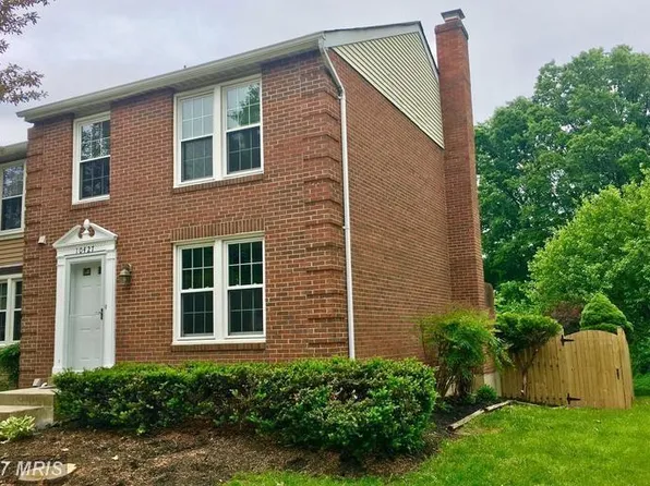 10427 Graystone Ct, Oakton, VA 22124