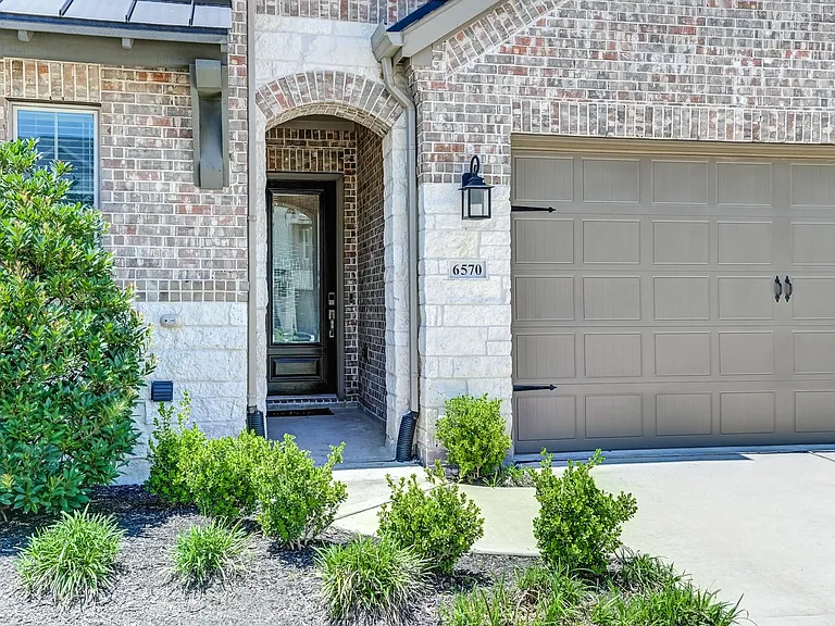6570 Scarlet Pond Ln — Photo 4