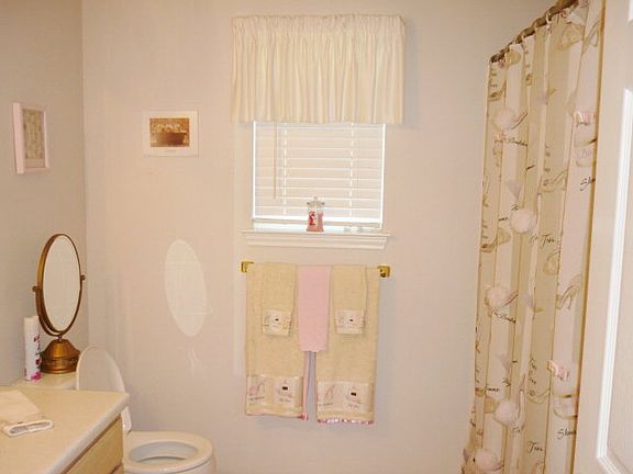 3rd image of 3546 Shadyhill Dr