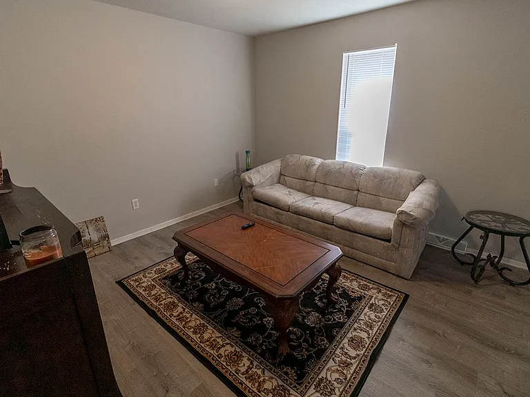 204 Wheaton Ct — Photo 6