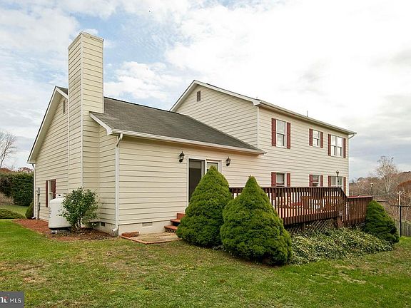 3rd image of 105 Asbury Ct