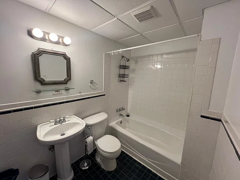 1006 E Capitol St NE #B — Photo 9