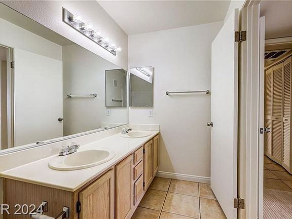 5th image of 3425 E Russell Rd Unit 220