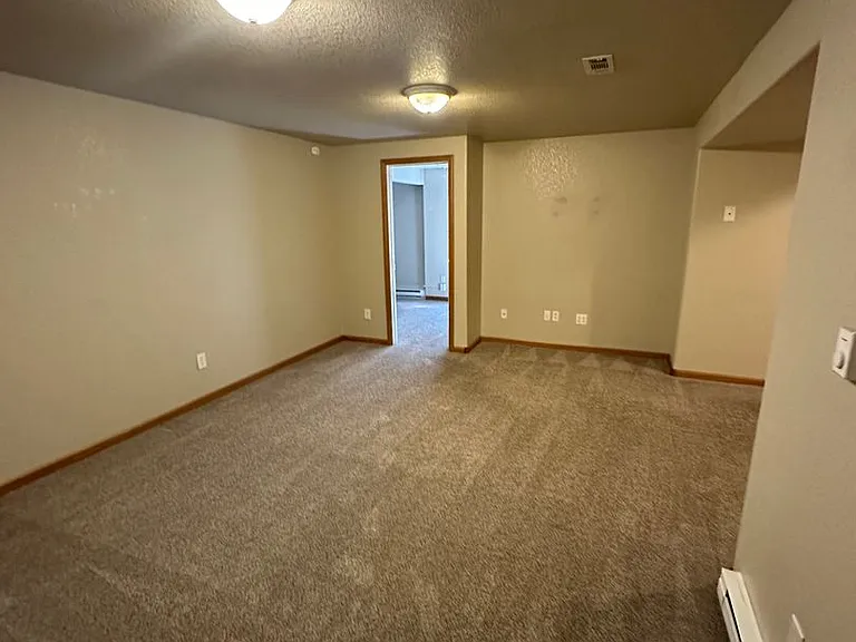 605 Meadow Dr — Photo 14