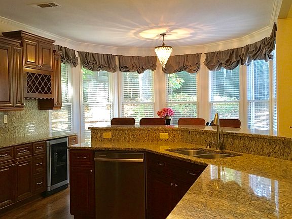 4th image of 710 River Cove Dr