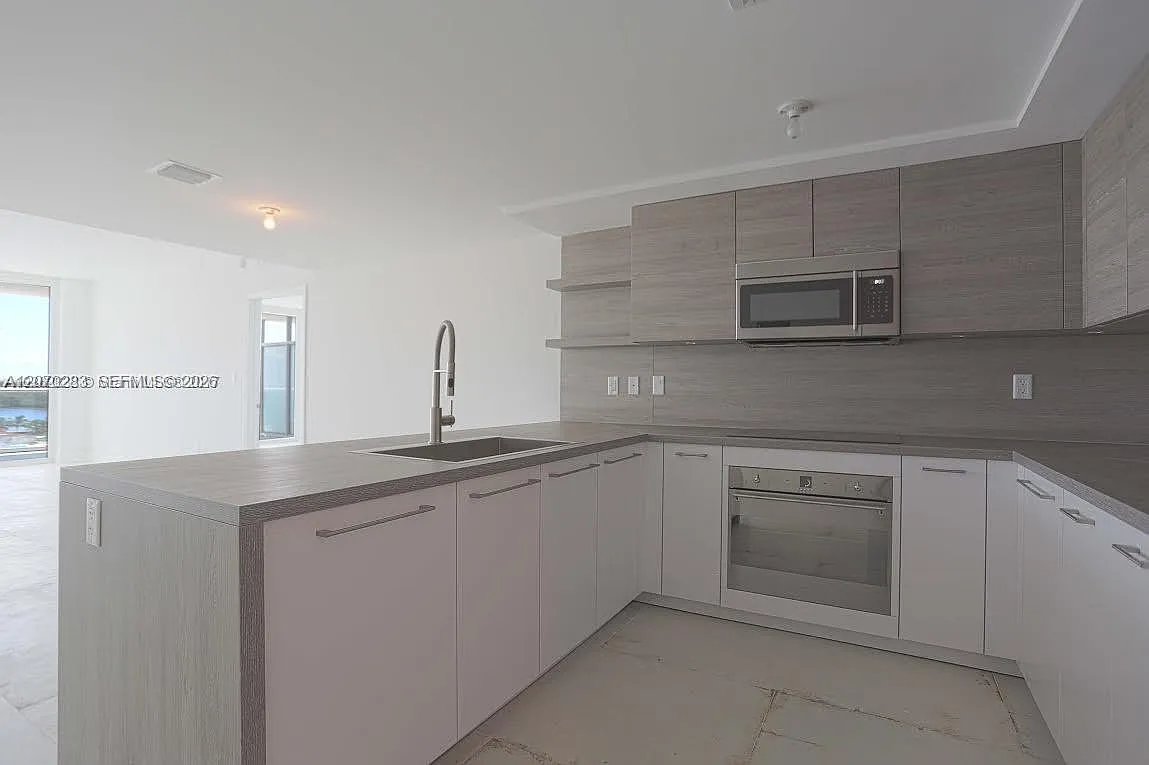 400 Sunny Isles Condo Wes — Photo 3