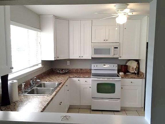 LIGHT AND BRIGHT KITCHEN