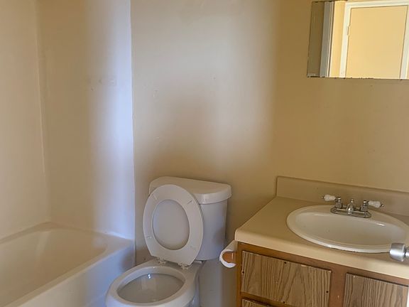 5th image of 795 W Cedar St #B2