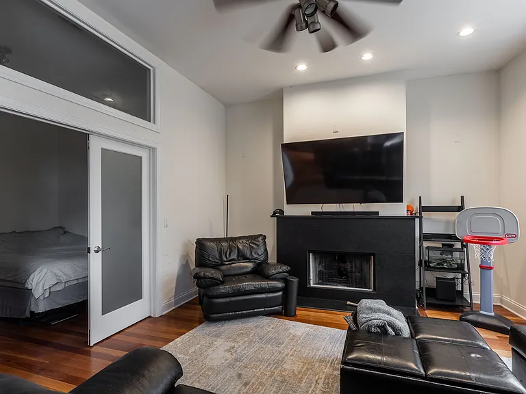 1355 W Augusta Blvd #201 — Photo 10
