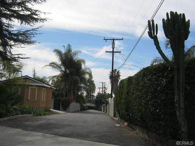 1st image of 6256 Canobie Ave