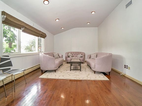 4th image of 1745 Bard Ln