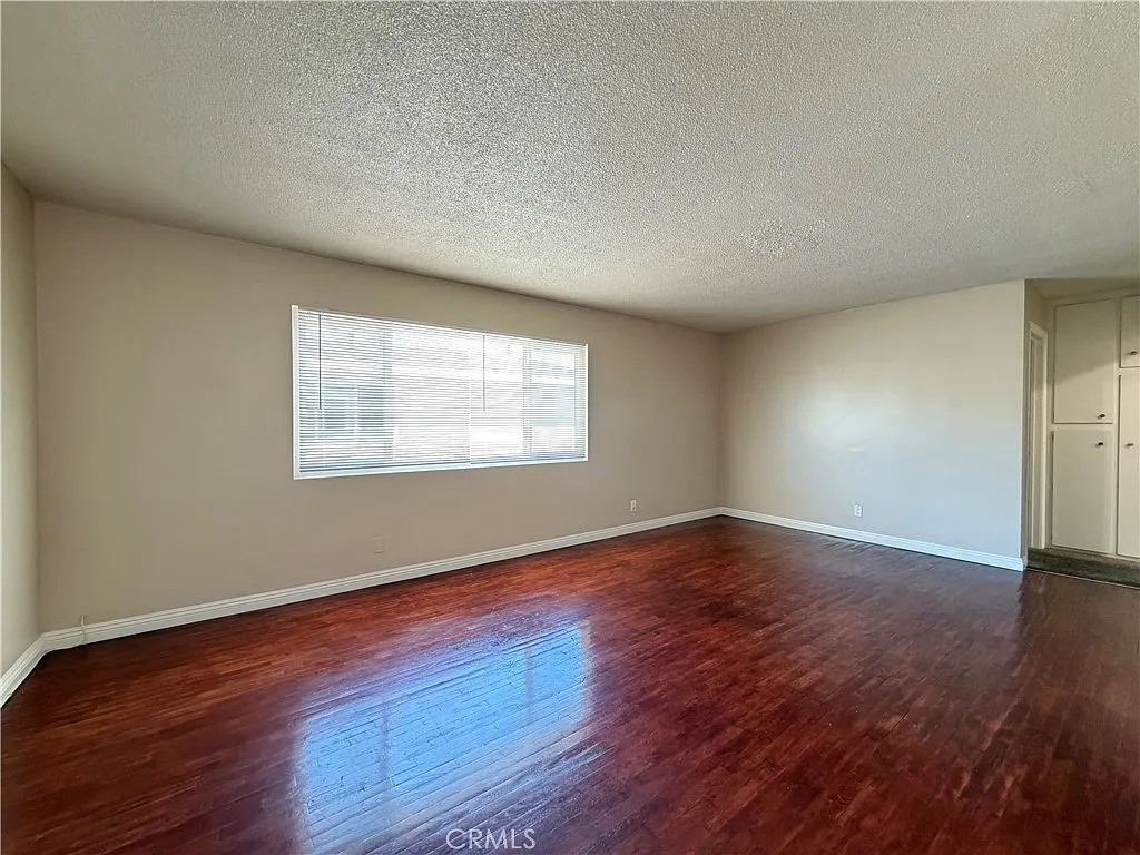 2 bed, 950 sqft, $2,195 — Photo 3
